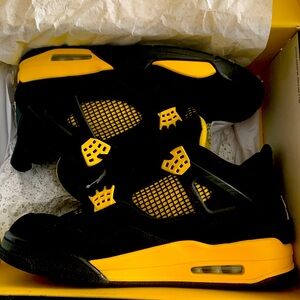 Jordan 4 Thunder
